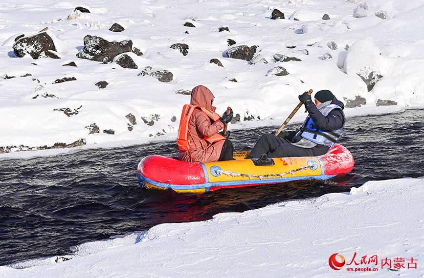Dòng sông không đóng băng - bức tranh sinh thái mùa đông ở A Nhĩ Sơn