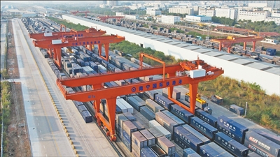 Lượng hàng hóa vận chuyển bằng tàu liên vận Trung - Việt xuất phát từ Quảng Tây tăng 86% trong năm 2025