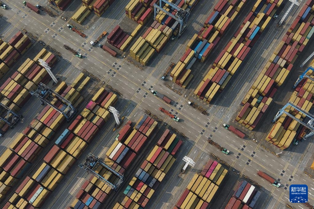 Cảng Ninh Ba - Châu Sơn lập kỷ lục thế giới về sản lượng hàng hóa thông qua cảng hàng năm