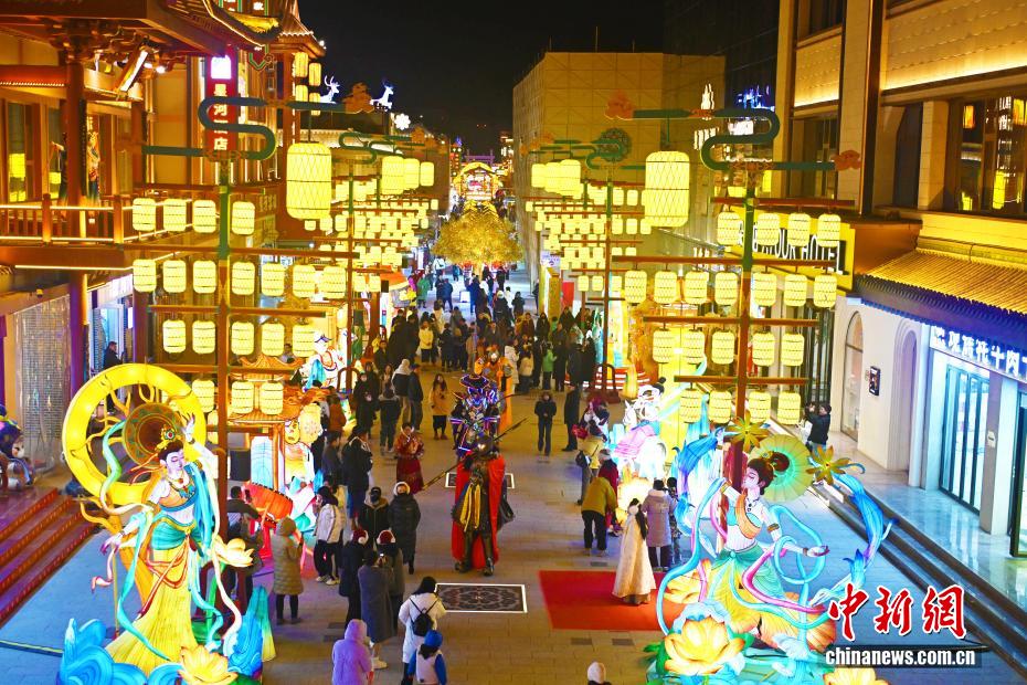 “Xuyên không” về thời nhà Đường trong Lễ hội đèn lồng Đôn Hoàng 2026