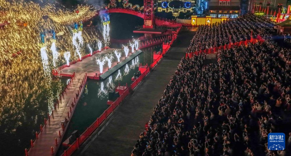 Doanh thu biểu diễn nghệ thuật Trung Quốc năm 2025 vượt 61,6 tỷ NDT