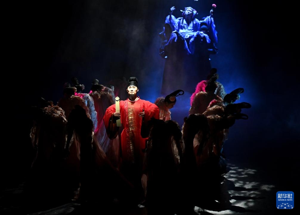 Doanh thu biểu diễn nghệ thuật Trung Quốc năm 2025 vượt 61,6 tỷ NDT