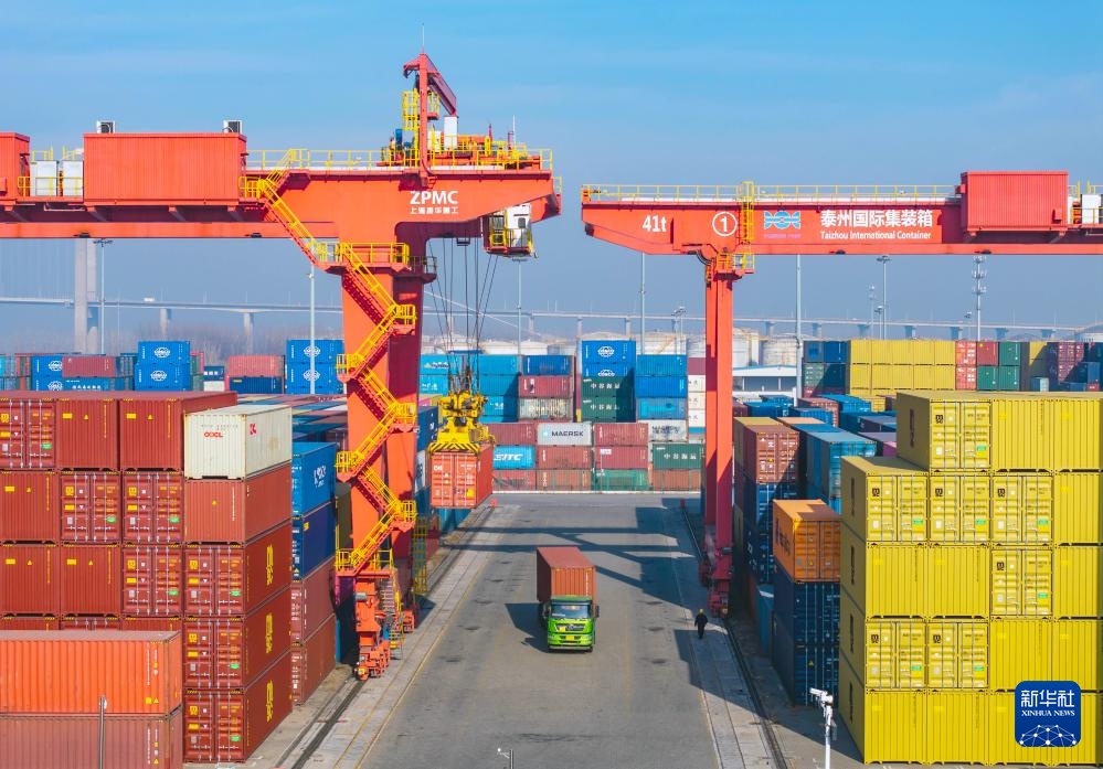 Lần đầu vượt mốc 45 nghìn tỷ NDT! Tổng kim ngạch xuất nhập khẩu của Trung Quốc tăng trưởng 9 năm liên tiếp