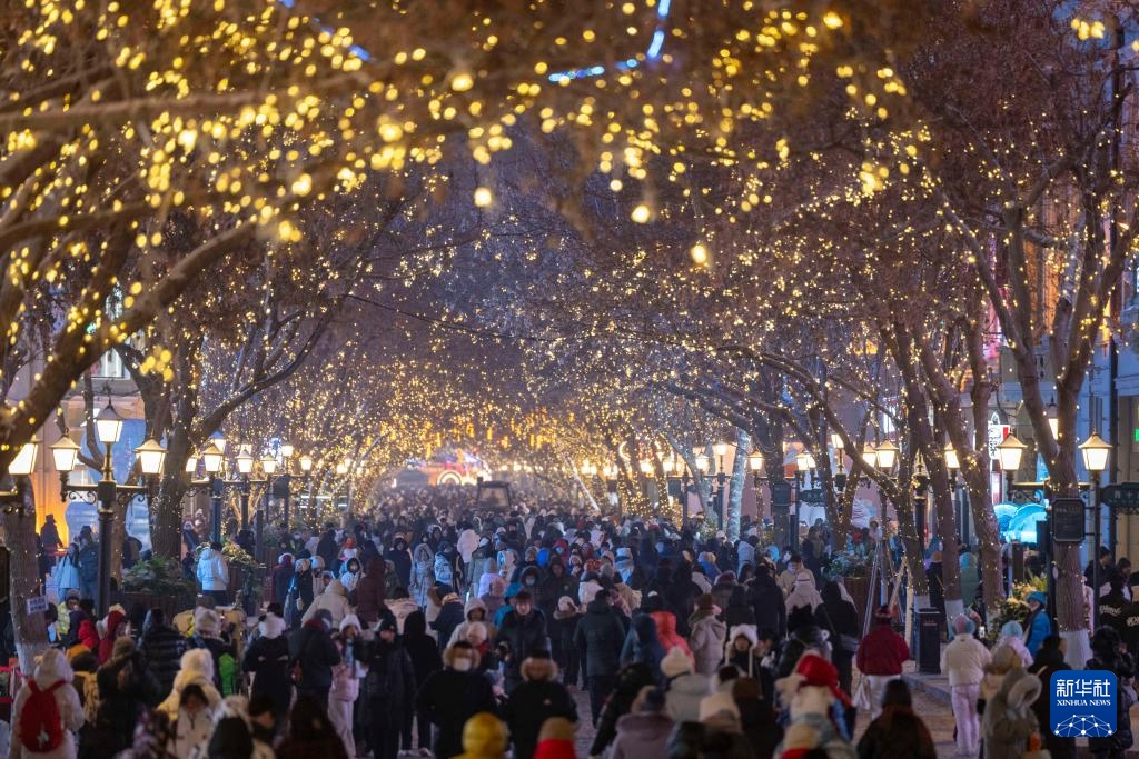 Lạc bước trong chợ đêm rực rỡ ánh đèn tại Cáp Nhĩ Tân