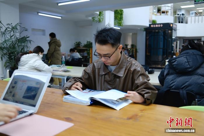 Chàng du học sinh Việt đam mê “phiên dịch” vẻ đẹp đời thường của Trung Quốc