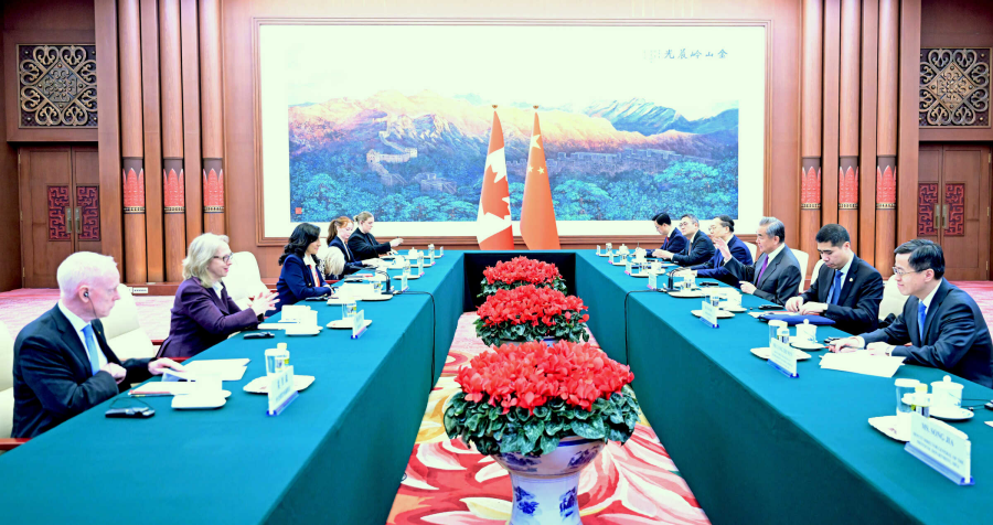 Bộ trưởng Ngoại giao Trung Quốc Vương Nghị gặp Ngoại trưởng Canada: Thúc đẩy quan hệ song phương phát triển ổn định, thực chất và lành mạnh trong tình hình mới