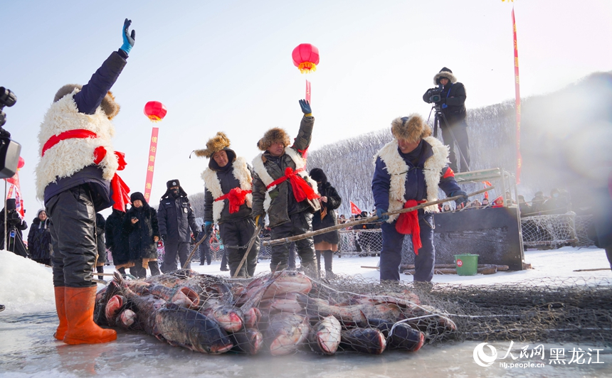 Lễ hội đánh bắt mùa đông khơi dậy sức sống văn hóa “săn cá” tại Mẫu Đơn Giang
