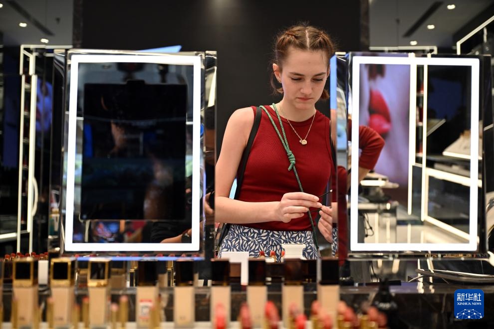 Tròn một tháng vận hành cơ chế hải quan đặc biệt, mua sắm miễn thuế tại đảo Hải Nam tiếp tục sôi động