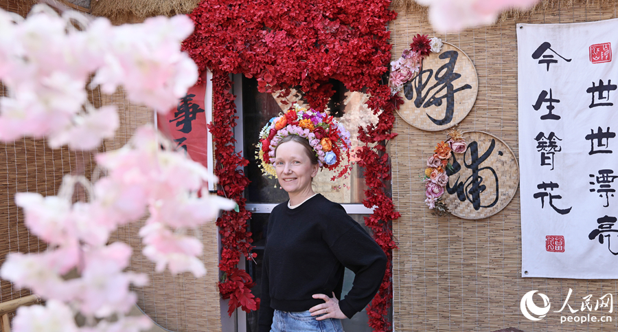 Mang cả “vườn hoa trên đầu” về châu Âu