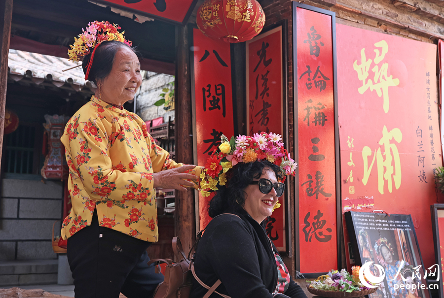 Mang cả “vườn hoa trên đầu” về châu Âu