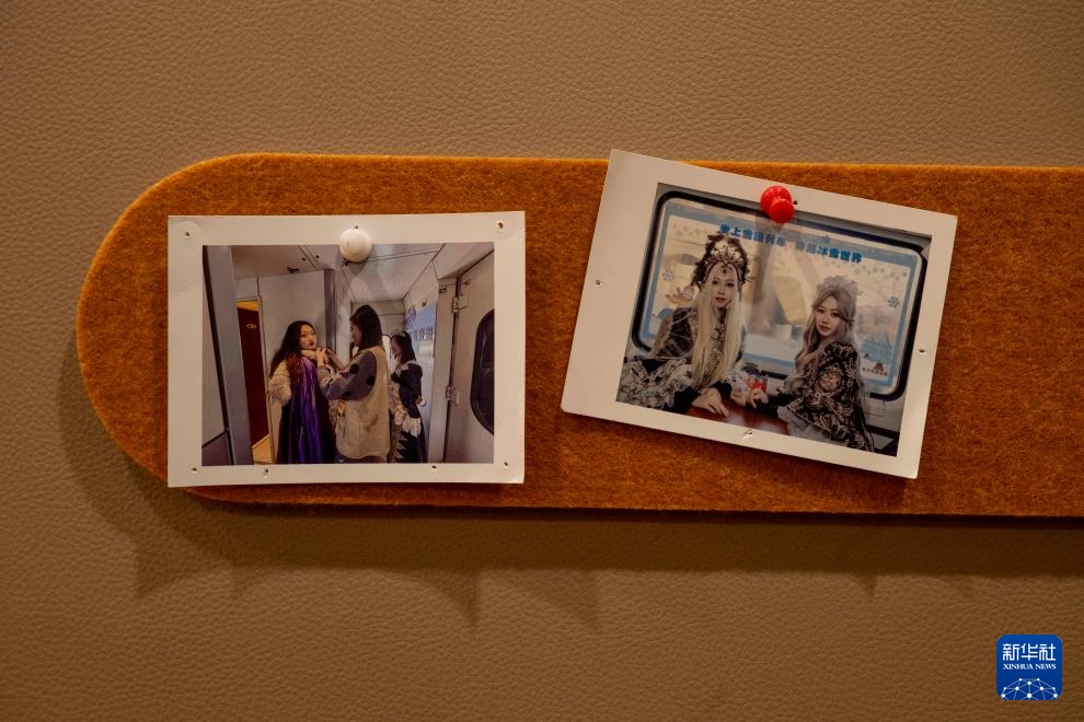 Thỏa thích chụp ảnh trên chuyến tàu du lịch đặc biệt tại Hắc Long Giang