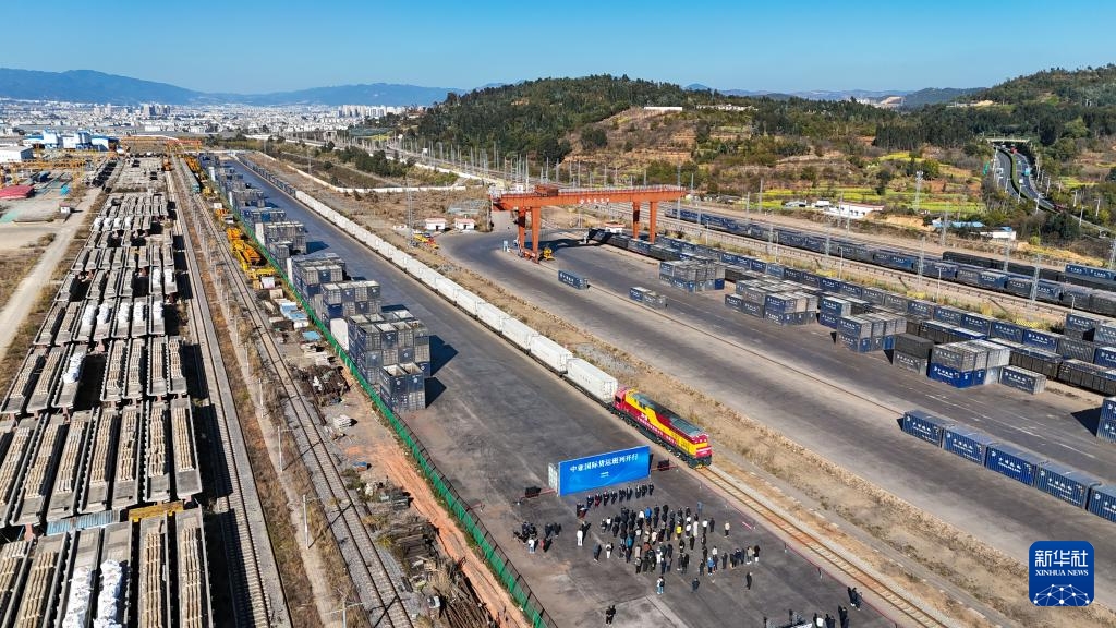 Đường sắt Trung - Lào chạy thêm 4 chuyến tàu hàng Trung Á