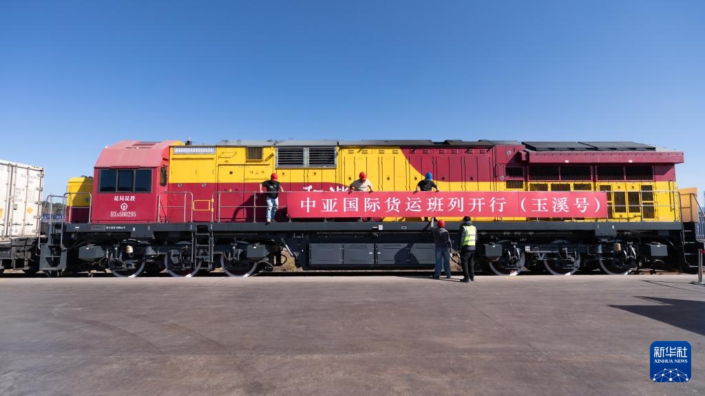 Đường sắt Trung - Lào chạy thêm 4 chuyến tàu hàng Trung Á