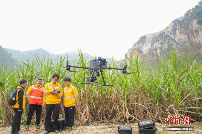 “Tổ đội Mắt Đại Bàng” Quảng Tây bảo vệ tuyến giao thông huyết mạch Trung - Việt