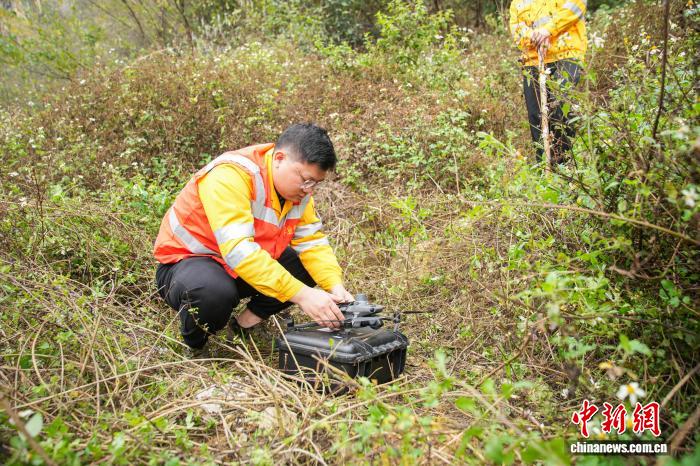 “Tổ đội Mắt Đại Bàng” Quảng Tây bảo vệ tuyến giao thông huyết mạch Trung - Việt