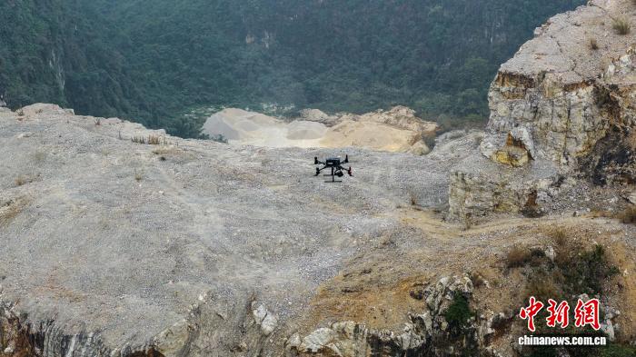 “Tổ đội Mắt Đại Bàng” Quảng Tây bảo vệ tuyến giao thông huyết mạch Trung - Việt