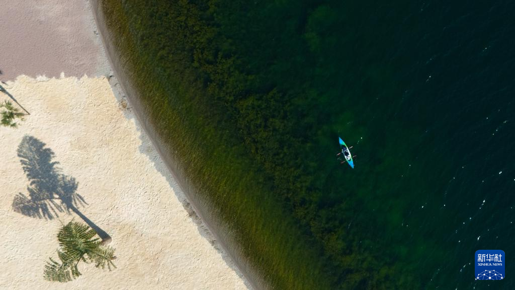 Hồ Phủ Tiên xanh biếc vào mùa đông