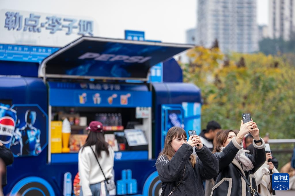 Lượng người xuất nhập cảnh Trung Quốc năm 2025 đạt mức cao kỷ lục