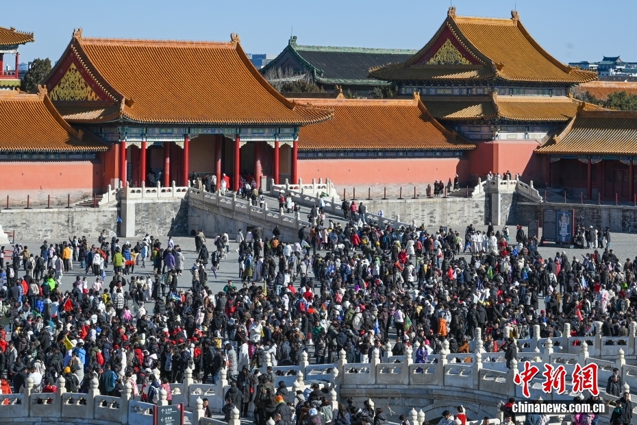 Ngày 18 tháng 2, khách du lịch tham quan Tử Cấm Thành ở Bắc Kinh, Trung Quốc.Ảnh: Ương Ba - Phóng viên Chinanews