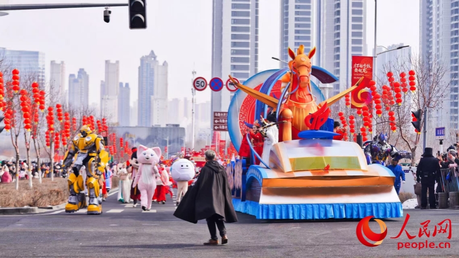 Diễu hành Shehuo mừng năm mới diễn ra sôi động tại Urumqi