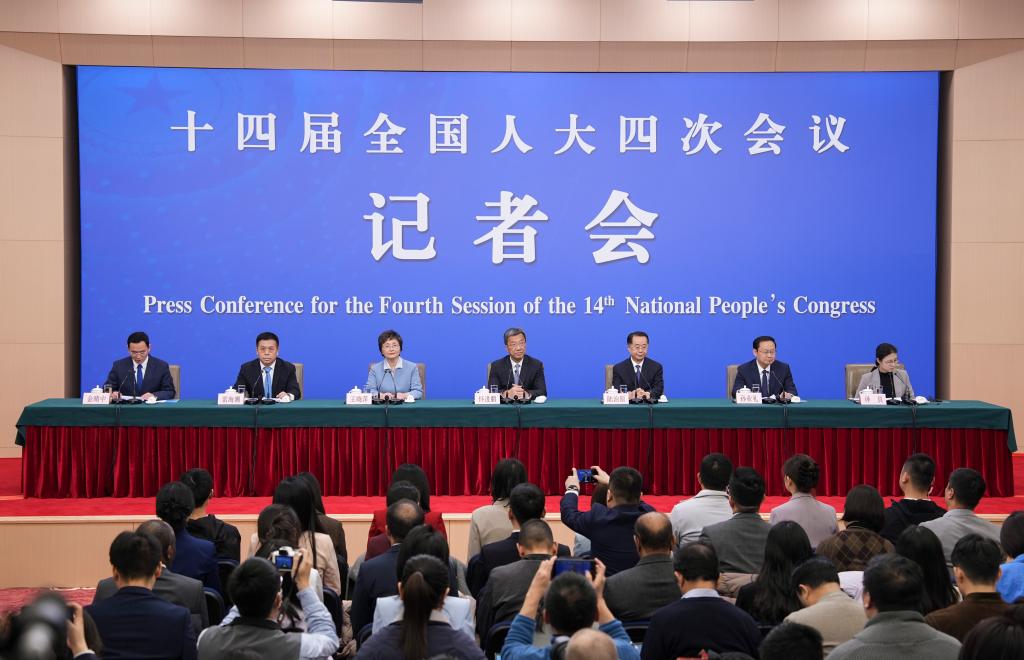 "Trở thành người Trung Quốc" trở thành từ khóa nóng trên mạng