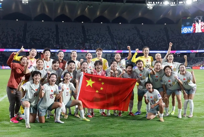 Giải bóng đá nữ châu Á: Trung Quốc thắng Triều Tiên 2-1, giành ngôi đầu bảng vào tứ kết