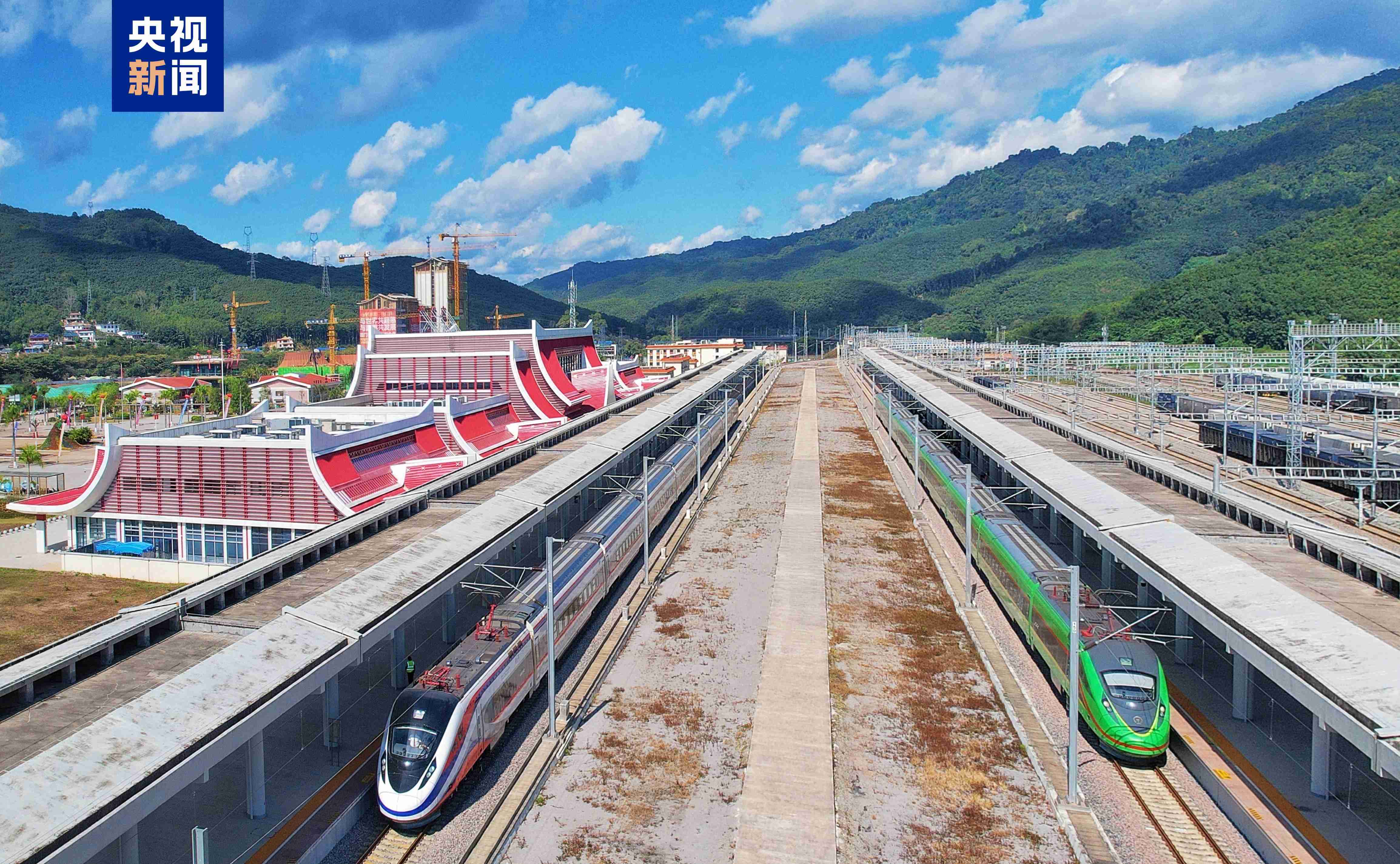 Lượng vận chuyển hàng hóa xuyên biên giới trên tuyến đường sắt Trung Quốc – Lào vượt 18 triệu tấn