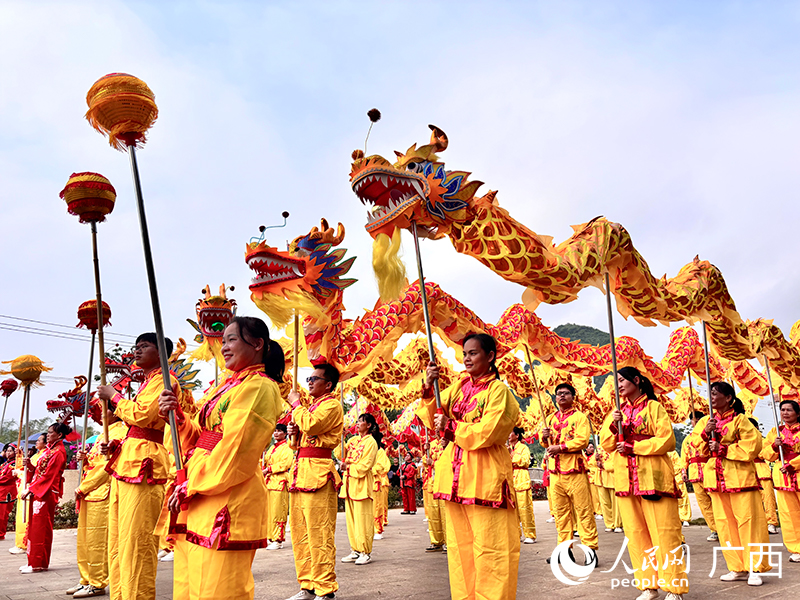 Lễ hội Rồng xuân biên giới Long Châu (Trung Quốc) - Cao Bằng, Lạng Sơn (Việt Nam) năm 2026. Ảnh: Hà Ninh - Phóng viên Nhân Dân nhật báo điện tử 