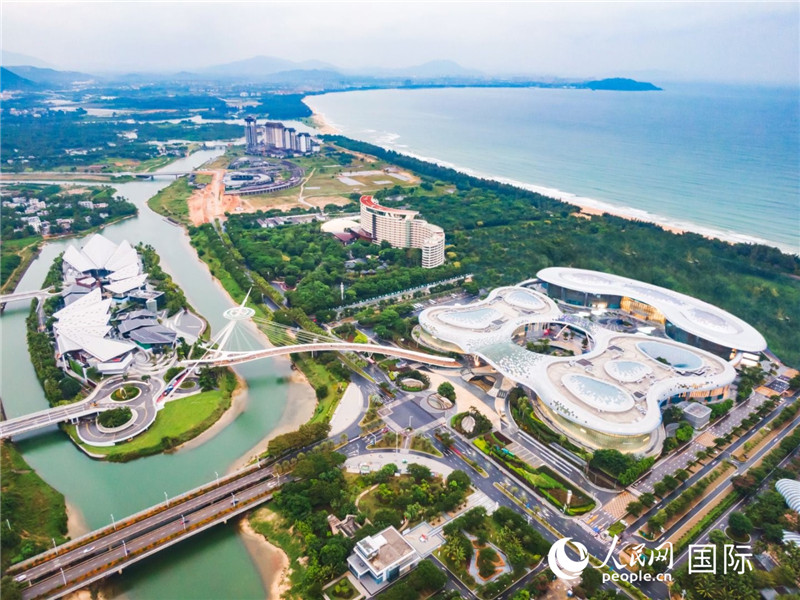 Trung tâm mua sắm miễn thuế quốc tế Tam Á từ trên cao. Ảnh: Nhân Dân nhật báo điện tử