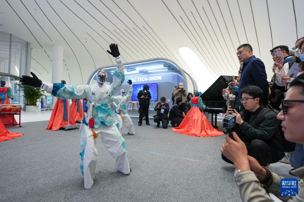 Tham quan địa điểm tổ chức Hội nghị thường niên Diễn đàn Trung Quan Thôn 2026