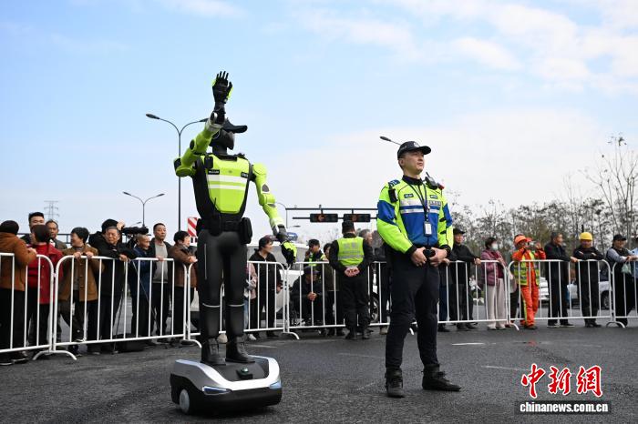 “Công nghệ cao” bảo đảm an toàn cho giải marathon đô thị tại Hàng Châu