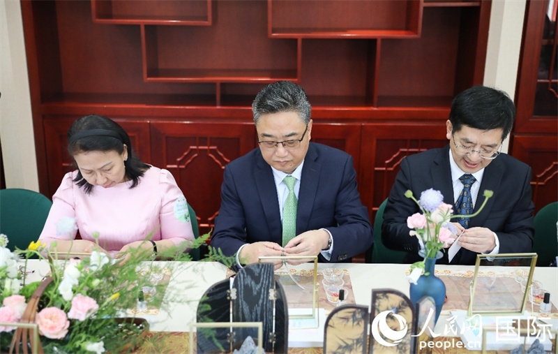 Khách mời tham dự sự kiện. Ảnh: Vương Tịnh - Nhân Dân nhật báo điện tử 