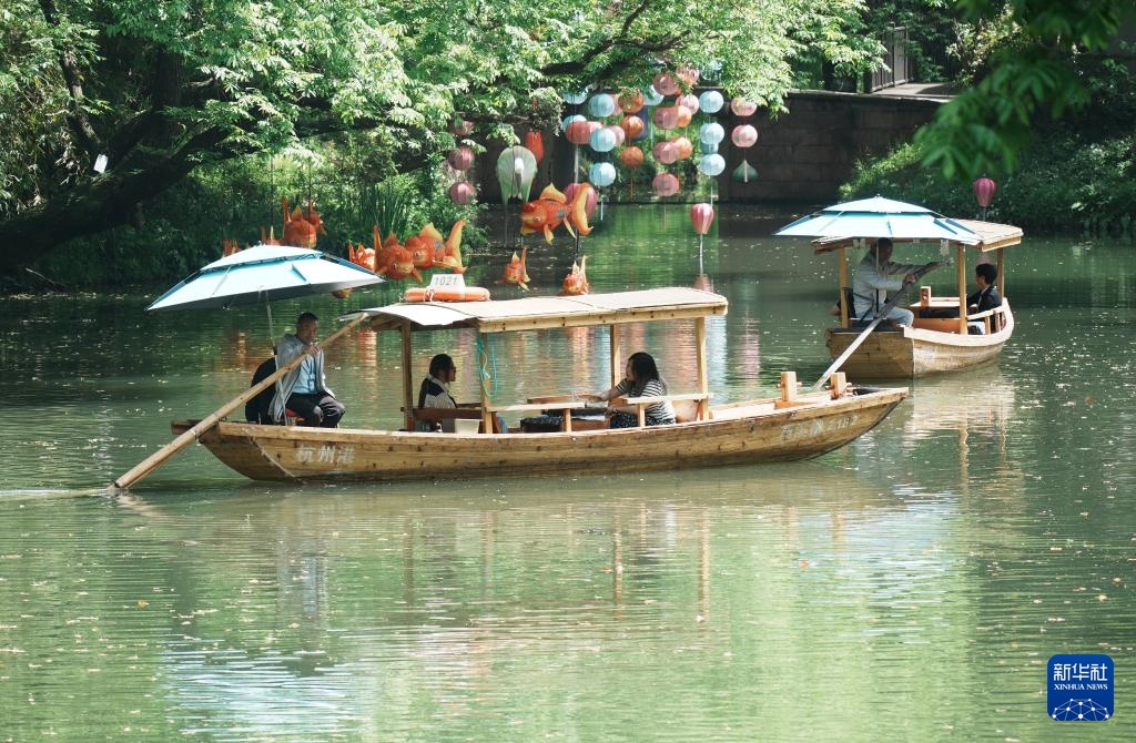 Trung Quốc: “Kinh tế mùa xuân” sôi động trong kỳ nghỉ Tết Thanh Minh