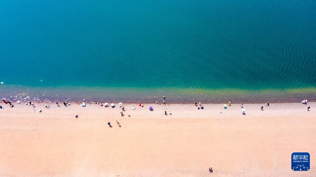 Hồ Phủ Tiên mùa xuân thu hút du khách