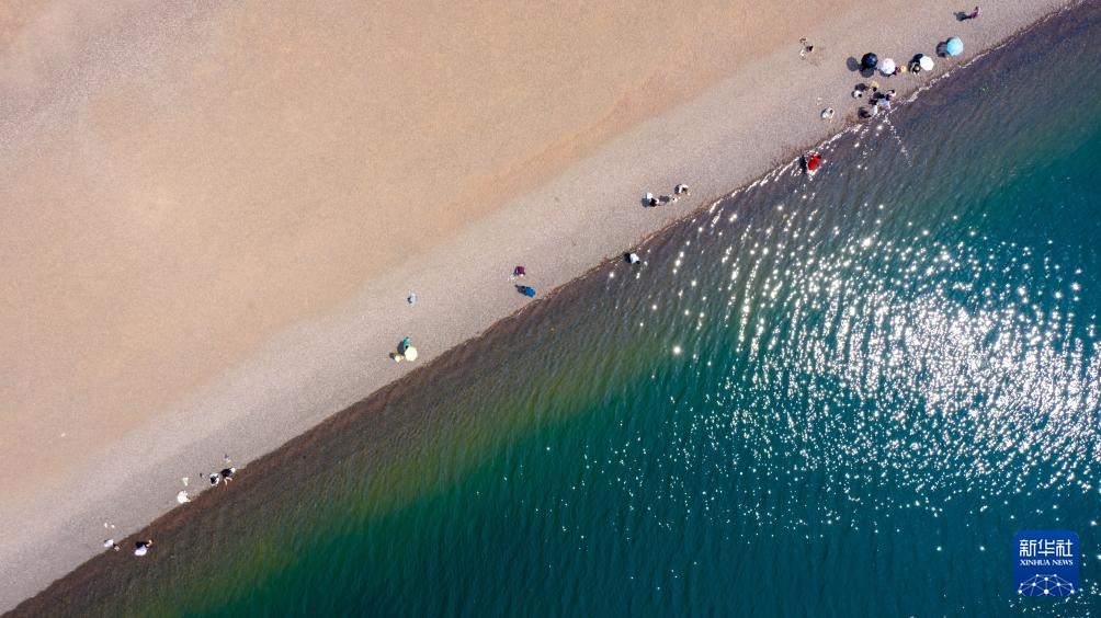 Hồ Phủ Tiên mùa xuân thu hút du khách
