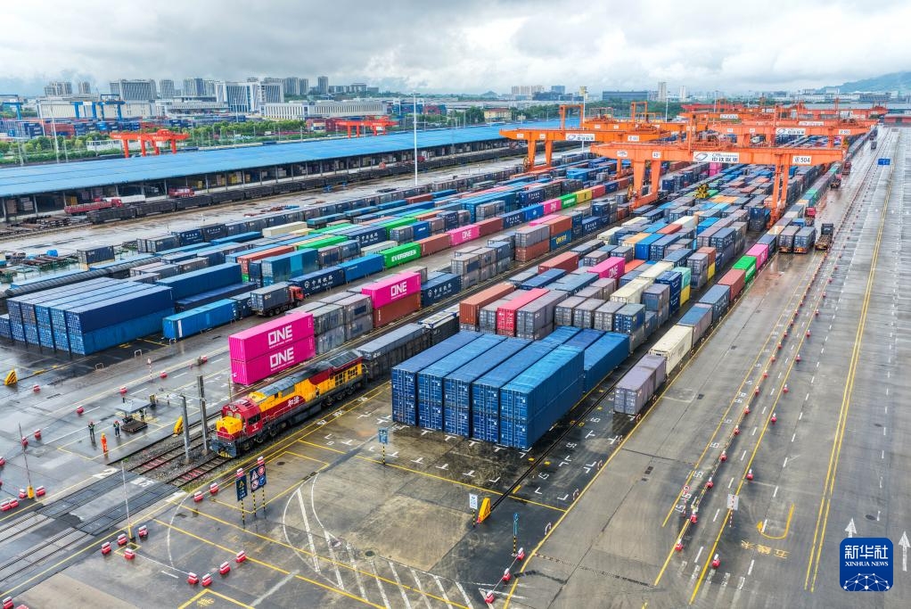 Lượng hàng hóa vận chuyển Quý I qua Hành lang thương mại đường bộ - đường biển mới miền Tây tại Trùng Khánh tăng hơn 30%