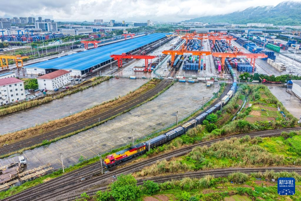 Lượng hàng hóa vận chuyển Quý I qua Hành lang thương mại đường bộ - đường biển mới miền Tây tại Trùng Khánh tăng hơn 30%