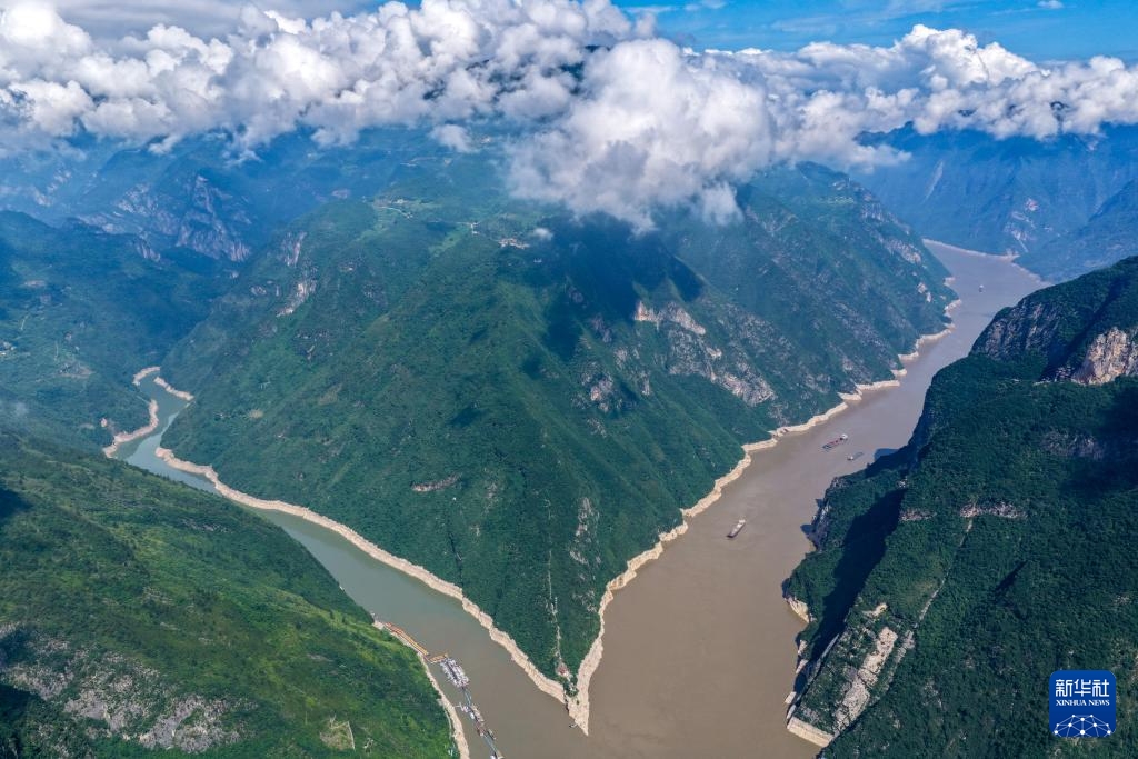 Ngày 30/5, hẻm núi Vu Hiệp trên sông Dương Tử thuộc huyện Vu Sơn, thành phố Trùng Khánh, Trung Quốc sau cơn mưa (Ảnh chụp bằng máy bay không người lái).Ảnh: Hoàng Vĩ - Phóng viên Tân Hoa xã