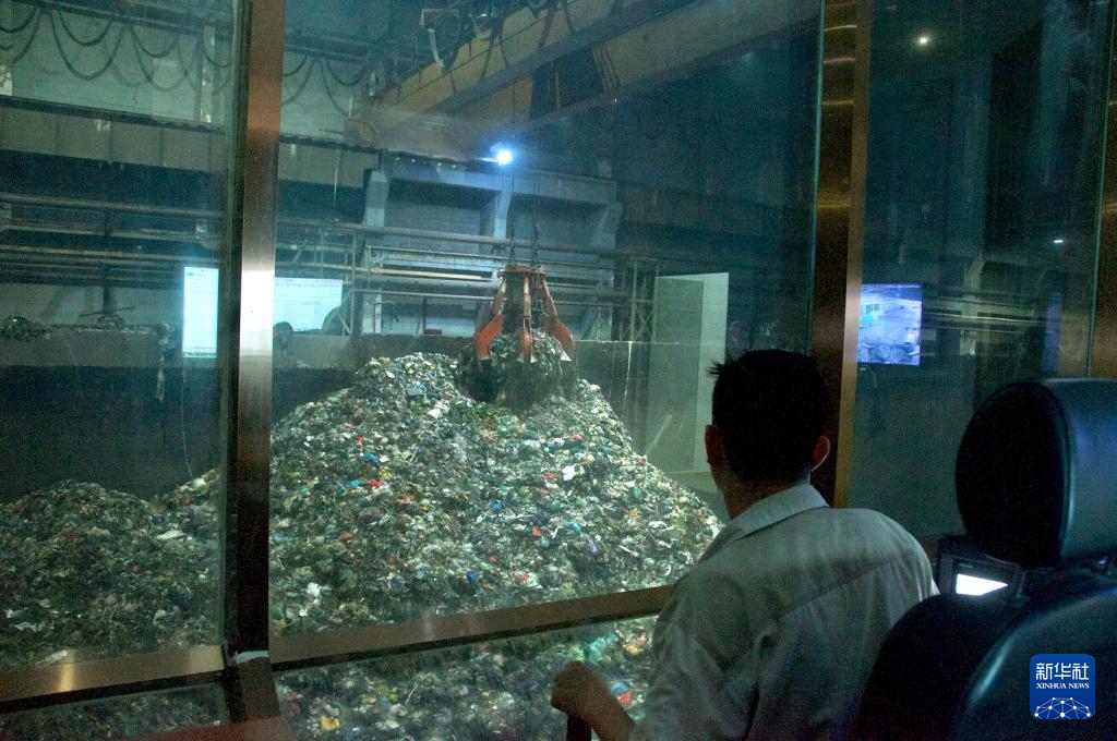 Công nghệ Trung Quốc giúp Hà Nội biến rác thải thành năng lượng sạch