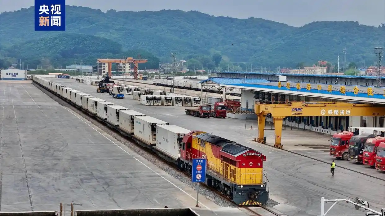 Đường sắt Trung - Lào vận chuyển hàng hóa vượt 10 triệu tấn