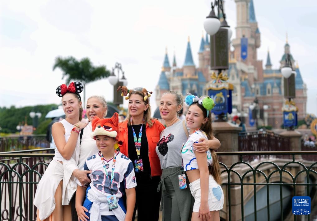Disneyland Thượng Hải kỷ niệm 10 năm khai trương