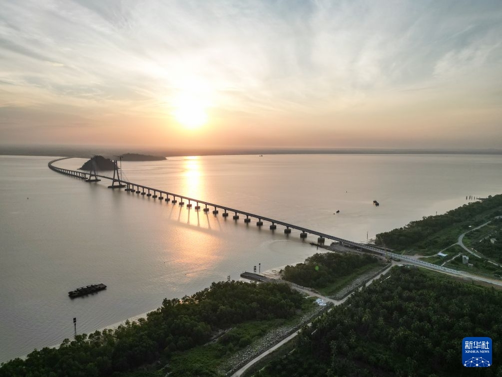 Cầu vượt biển Batang Lupar 1 do doanh nghiệp Trung Quốc thi công chính thức thông xe tại Malaysia