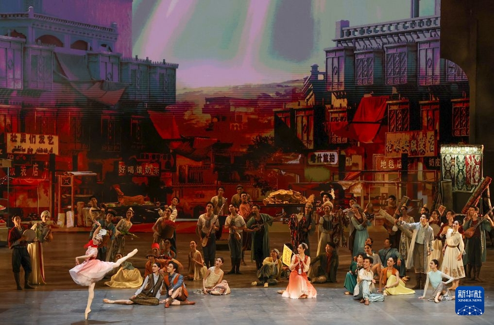 Vở ballet "Đi tìm Muqam" được biểu diễn tại Urumqi