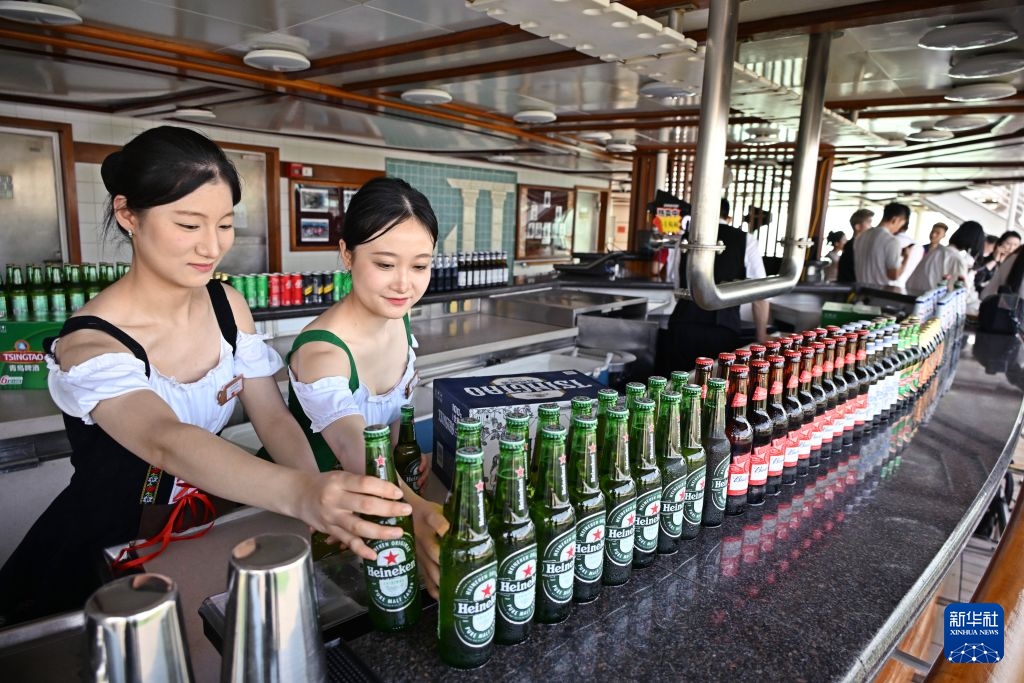 Thanh Đảo: “Lễ hội Bia trên biển” và trải nghiệm “tham quan tĩnh” trên du thuyền