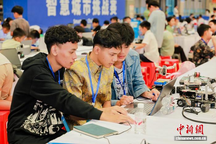 Khai mạc Giải thi đấu AI - Robot dành cho thanh thiếu niên Quảng Tây lần thứ 23