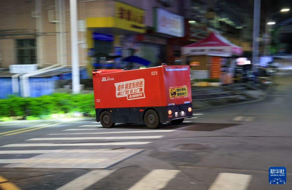Thâm Quyến: Ngành logistics tăng cường ứng dụng xe tự hành