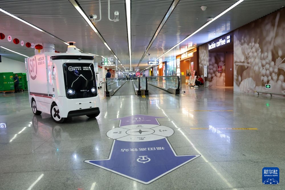 Thâm Quyến: Ngành logistics tăng cường ứng dụng xe tự hành