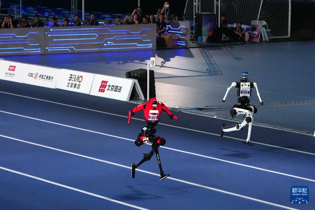 Robot hình người phá kỷ lục chạy 100 m tại Thế vận hội robot hình người 2026