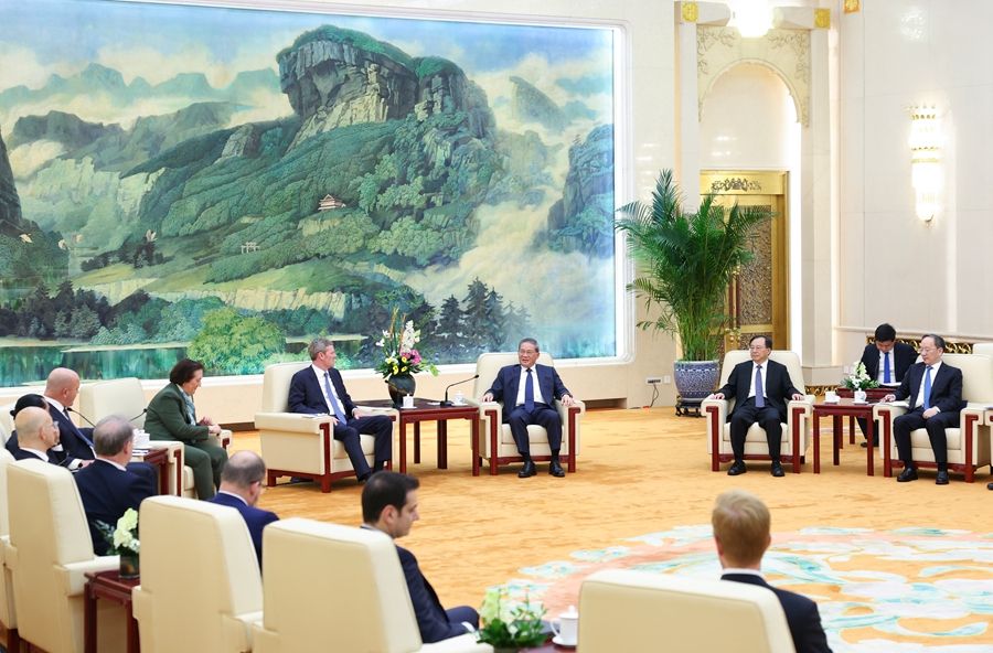 Thủ tướng Trung Quốc Lý Cường gặp Đoàn đại biểu Hội đồng quản trị Ủy ban quốc gia về quan hệ thương mại Mỹ – Trung Quốc
