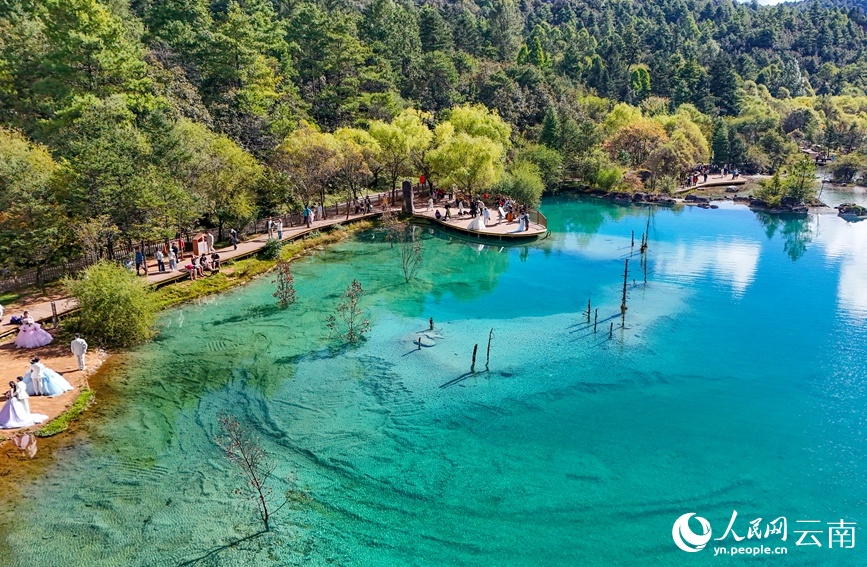Sắc thu đẹp tựa tranh vẽ tại Lệ Giang